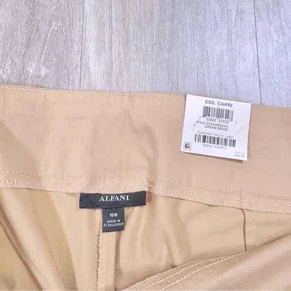 Beige Pull On Capri Pants 16W - Picture 2 of 3